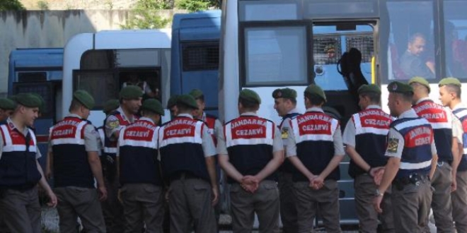 Denizli'deki FETÖ'nün ikinci iş adamları davasında 23 tahliye