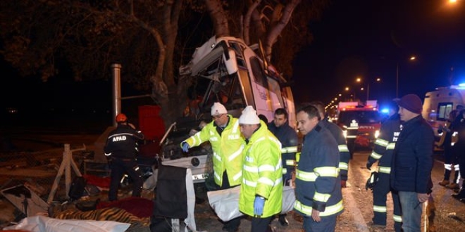 Vali açıkladı: Eskişehir'de kazada: 11 ölü , 44 yaralı