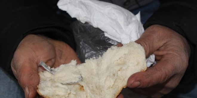 Ekmekten çay kaşığı çıktı, sosyal medya yıkıldı