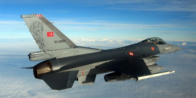 Trk F-16'lar bombalyor! Afrine girildi