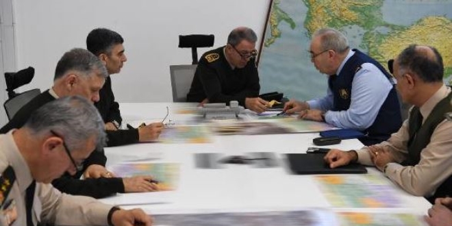 Orgeneral Akar harekatı karargahtan yönetiyor
