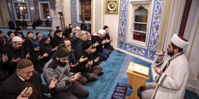 90 bin camide Mehmet�ik'e 'zafer duas�'