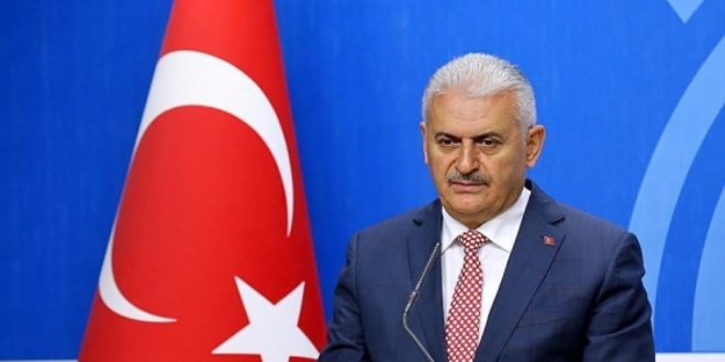 Ba�bakan, o�lu �ehit olan yak�n korumas�n� arad�