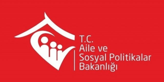 Bakanl�ktan evi yanan ya�l� teyzeye destek