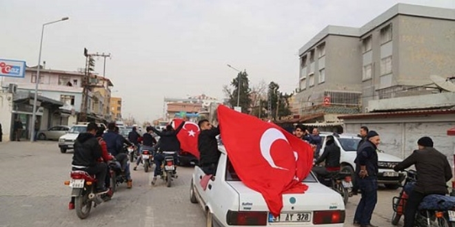 Hatay'da Afrin'de grev yapan askerlere destek konvoyu