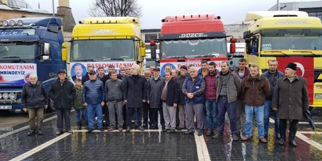 Sürücülerden Mehmetçik'e konvoylu destek