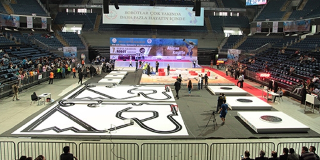 Aksarayl� gen�ler, robotlar�yla T�rkiye'yi temsil edecek