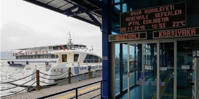 İzmir'de yolcu vapuru seferleri durduruldu
