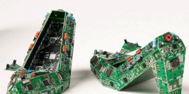 Turkcell'de 100 kad�n yaz�l�mc� i�ba�� yapt�