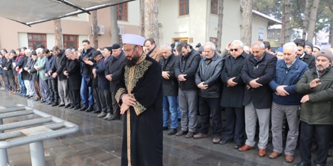 Erzincan'da �ehitler i�in g�yabi cenaze namaz� k�l�nd�