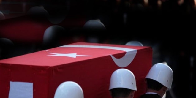 Kalp krizinden hayat�n� kaybeden askerin cenazesi defnedildi