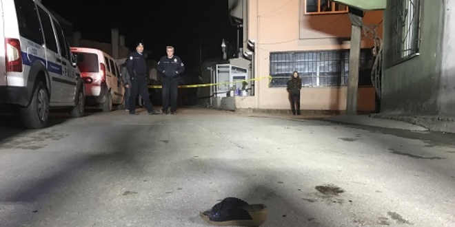 Silahlı kavganın ortasında kalan kadın ağır yaralandı