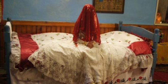 ocuk gelin, operasyonla dn gecesi kurtarld
