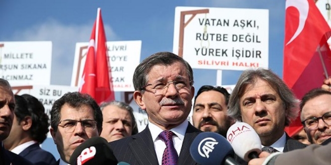 Davutoğlu, FETÖ duruşmasını izledi
