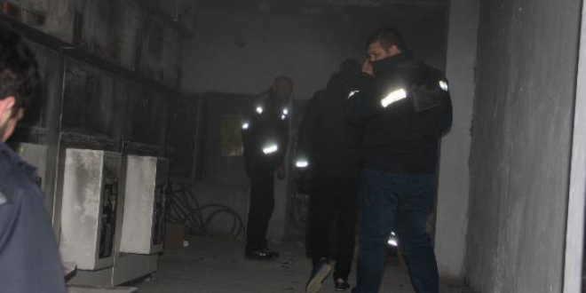 Trafo patladı, mahalle karanlığa büründü