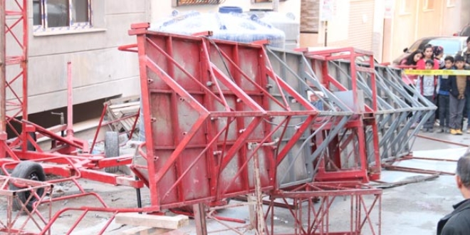 İnşaatta demir iskele devrildi: 1 ölü, 1 yaralı