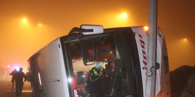 Konya'da yolcu otobs refje devrildi: 11 yaral