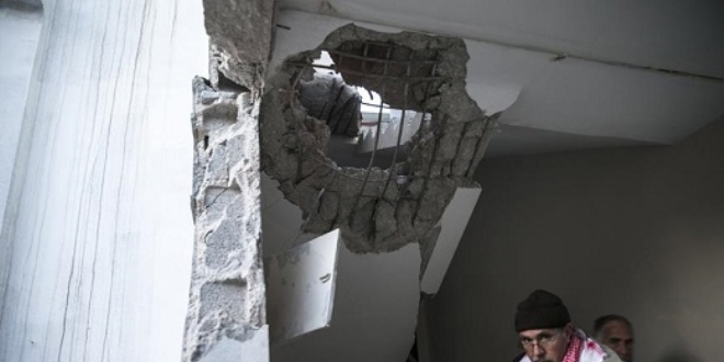 Terör örgütü PYD/PKK'nın saldırdığı evlerde onarım çalışmaları sürüyor