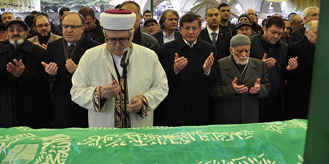 Eski Başbakan Davutoğlu'nun acı günü