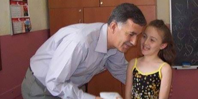 Emekli öğretmen ve babası aynı gün vefat etti