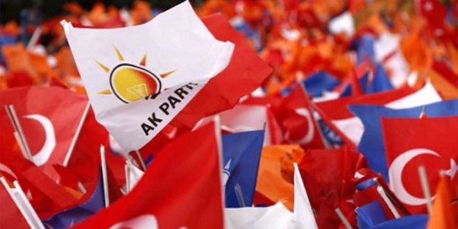 AK Parti, 81 ilin 'tomografisini' ekiyor