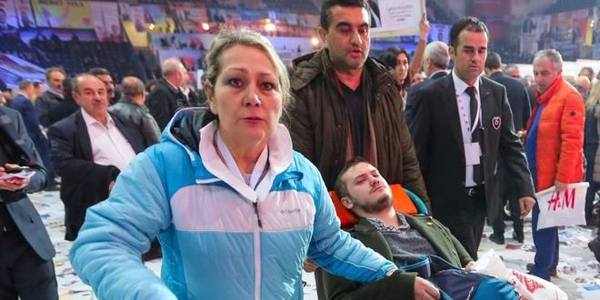 CHP Kurultayı'nda partililer zehirlendi