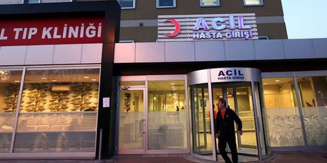 Gaziantep'te otomobil tıra çarptı: 4'ü çocuk, 6 yaralı