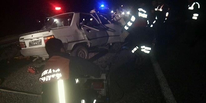 Çorum'da iki otomobil çarpıştı: 3 ölü, 1 yaralı