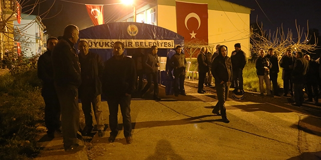 Şehit DSİ personelinin evine Türk bayrakları asıldı
