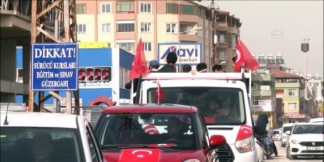 Servis aracı şoförlerinden Zeytin Dalı Harekatı'na destek konvoyu