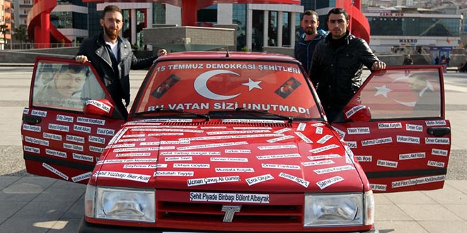 Otomobilini şehitlerin isimleriyle donattı