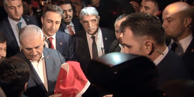 Başbakan Yıldırım şehit evlerini ziyaret etti