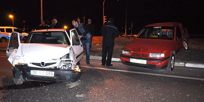 Sivas'ta iki otomobil arpt: 7 yaral