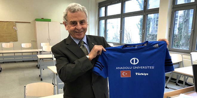 Emekli öğretmen 70'inci maratonunu koşacak