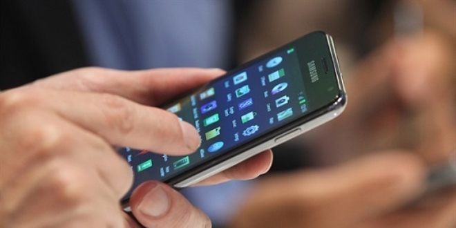 Telefona 2 havalimanı parası harcandı