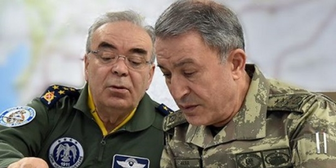 Genelkurmay Başkanı Hulusi Akar sınırda
