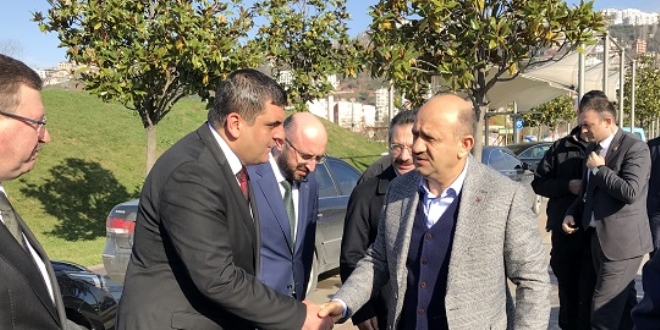 Işık: Bazı ülkeler DEAŞ'la mücadeleyi örtü olarak kullanmış