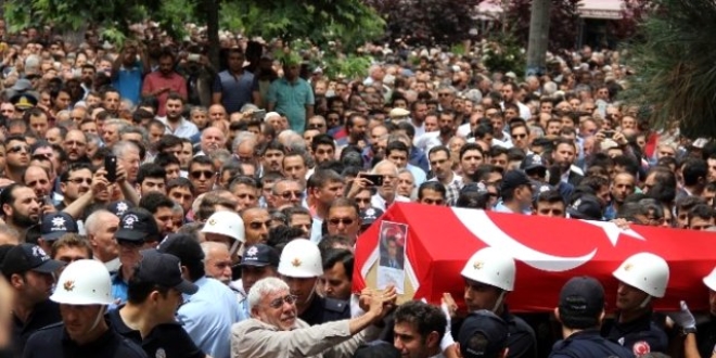Şehitlerimiz gözyaşlarıyla uğurlanıyor
