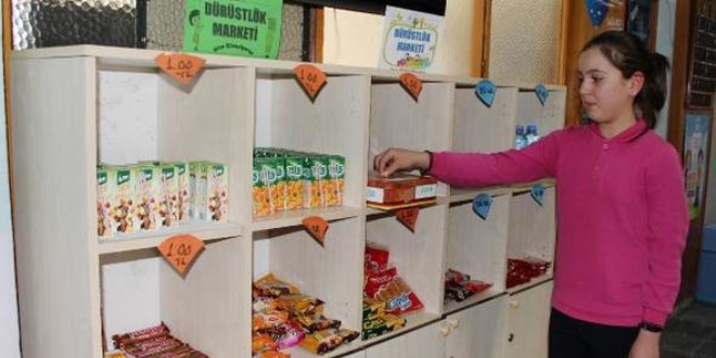 Ortaokulda 'Dürüstlük Marketi'