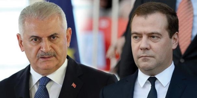 Yıldırım, Rus mevkidaşı Medvedev'e taziyelerini iletti