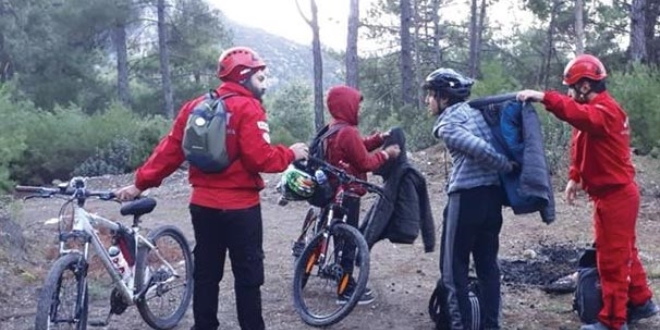 Da�da kaybolan iki �ocu�u 4 saat sonra kurtar�ld�