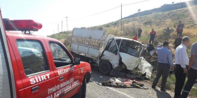 Siirt'te pikap devrildi: 6 yaralı