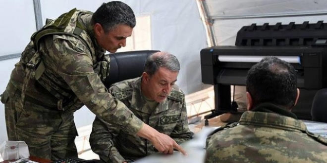 Orgeneral Akar, s�n�r birliklerini denetledi