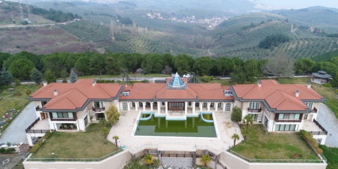 Gülen'in Bursa'daki malikanesine el konuldu