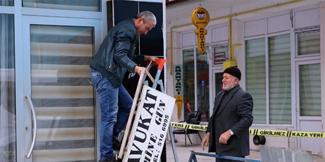Şehidi icraya veren avukatın bürosuna saldırı