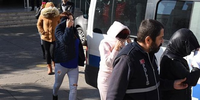 Hakkari'de 6'sı kadın 10 zanlı gözaltına alındı