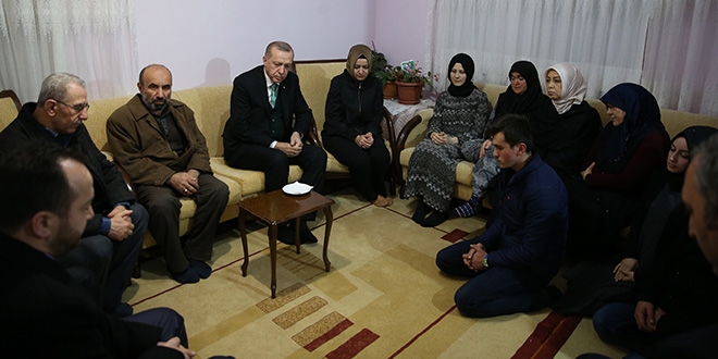Cumhurbaşkanı Erdoğan, şehit ailesini ziyaret etti