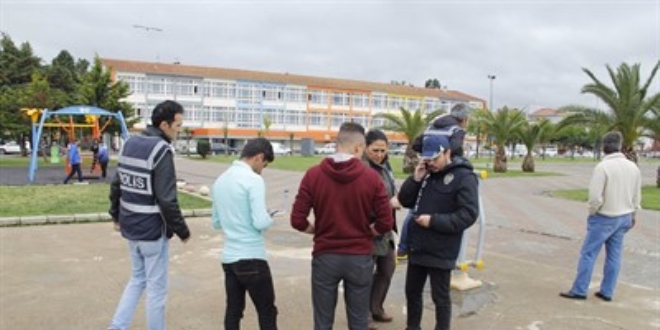 Okul çevresinde amaçsız bekleyene para cezası
