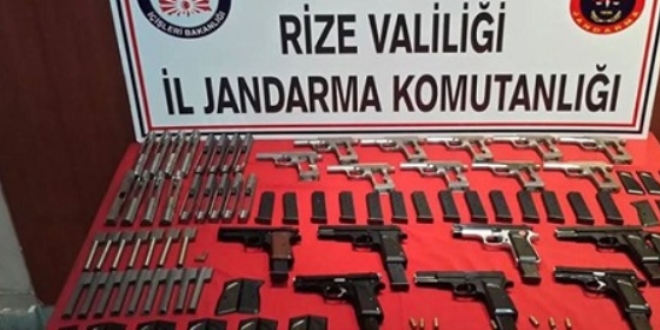 Rize Arde�en'de ka�ak silah at�lyesi ortaya ��kar�ld�