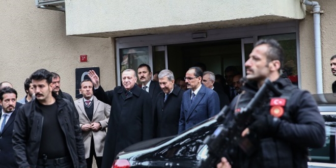 Erdoğan'dan, Kadir Mısıroğlu'na hastanede ziyaret
